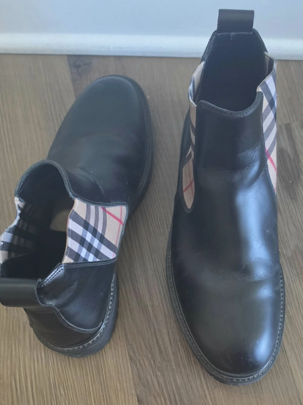 Men's Burberry Authentuc Black Leather & Check Chelsea Boots 10 (43)